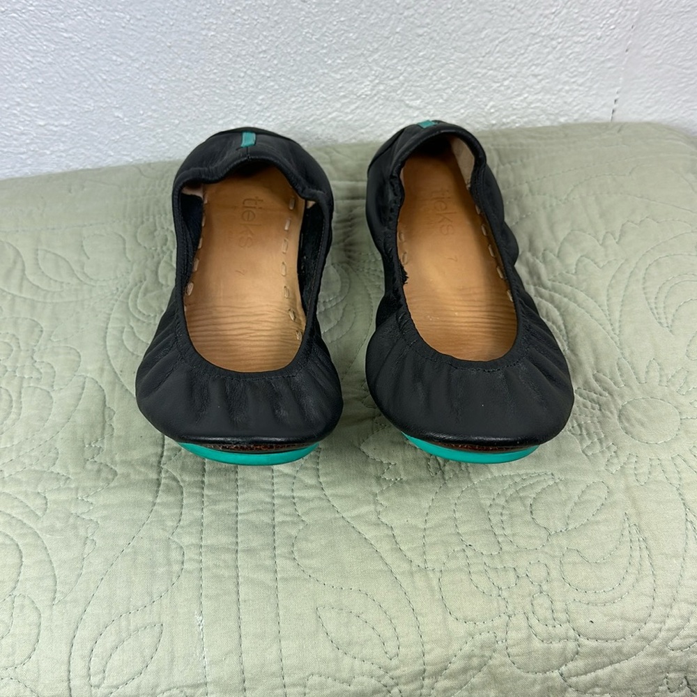 Tieks size W7